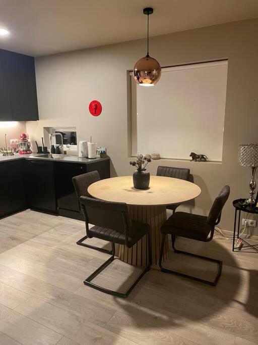 Beautiful Apartment Near Airport Njarthvik Екстериор снимка