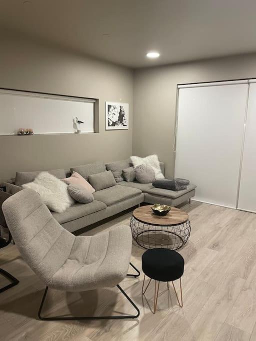 Beautiful Apartment Near Airport Njarthvik Екстериор снимка